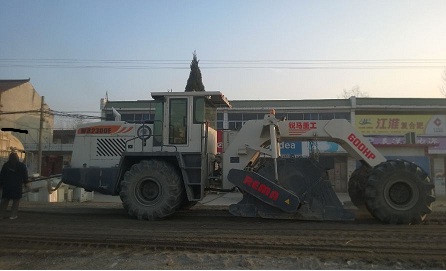 WR2300E，安徽壽縣水穩冷再生