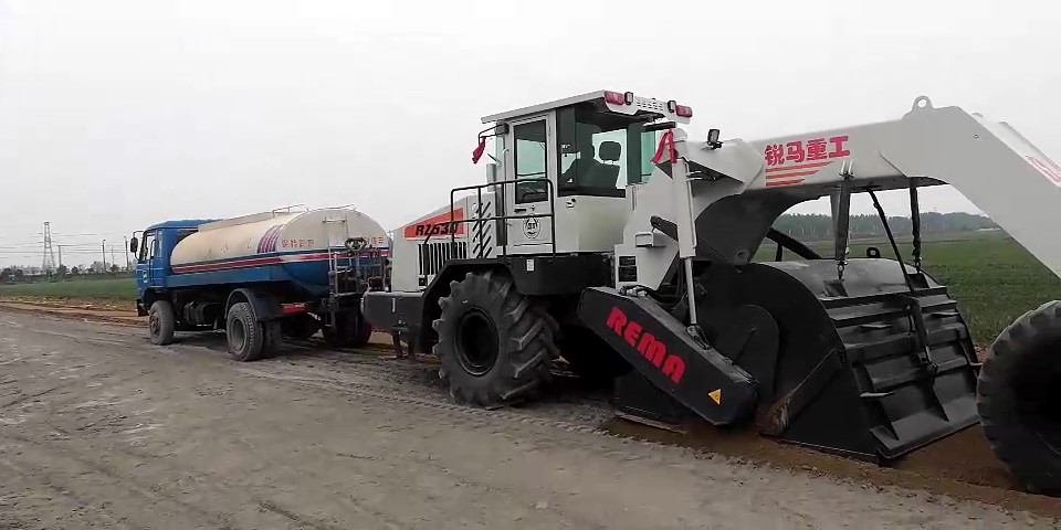 RZ530，冷再生施工